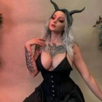 goth tattooed busty big tits babe chick - www.baconboobsbeer.com