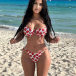beach babes - www.baconboobsbeer.com
